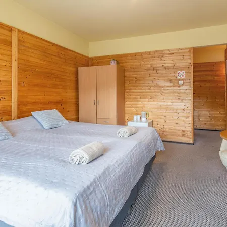 Alaska ベッド・アンド・ブレックファスト カルパッチ